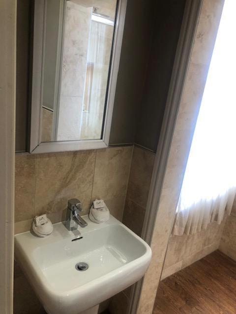 Colchester Boutique Hotel Room photo